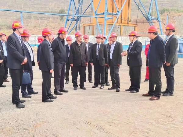 韓城礦業(yè)董事長張維新蒞臨陜煤建設(shè)礦建二公司王峰項(xiàng)目部檢查指導(dǎo)工作