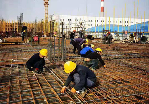 揮灑汗水，亮劍拼搏，以勞動為五一添色彩