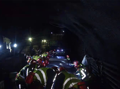 陜煤建設(shè)機(jī)電安裝公司小保當(dāng)項(xiàng)目部搶抓工期不放松