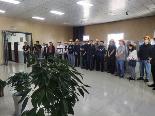 陜煤運銷集團及陜西能源趙石畔煤電有限公司一行到陜煤建設(shè)洗選煤運營公司紅柳林洗煤廠項目部進行參觀交流學(xué)習(xí)