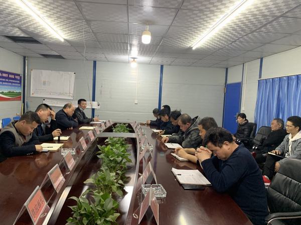 陜煤建設(shè)礦建二公司小保當(dāng)?shù)谌椖坎恳哉劥俑耐七M(jìn)施工安全