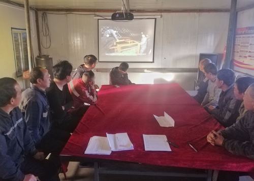 陜煤建設(shè)洗選煤運(yùn)營(yíng)公司第一項(xiàng)目部:集中學(xué)史強(qiáng)黨性 理清線索辦實(shí)事