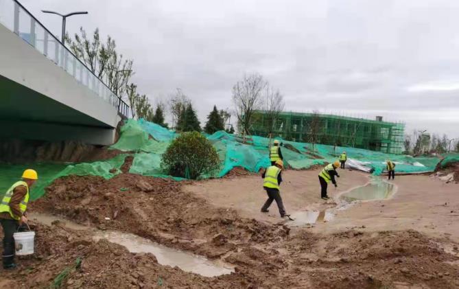 陜煤建設綠宇公司：下好“防”字棋 撐起雨季安全生產(chǎn)“保護傘”