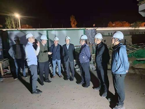 陜西旅游集團(tuán)有限公司董事長蒞臨陜煤建設(shè)銅煤公司承建的延安保育院劇場項(xiàng)目檢查指導(dǎo)工作