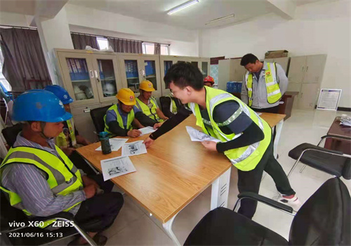 陜煤建設(shè)咸陽(yáng)分公司各項(xiàng)目部開展“安全咨詢?nèi)铡被顒?dòng)