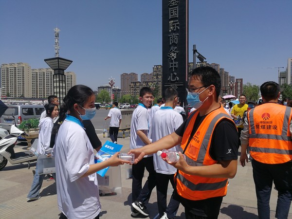 建設集團科創(chuàng)新城市政一期工程N1項目 暖心行動助力“趕考生”