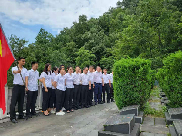 陜煤建設(shè)漢中分公司赴川陜革命根據(jù)地鎮(zhèn)巴紅色文化教育基地開展紅色教育活動(dòng)