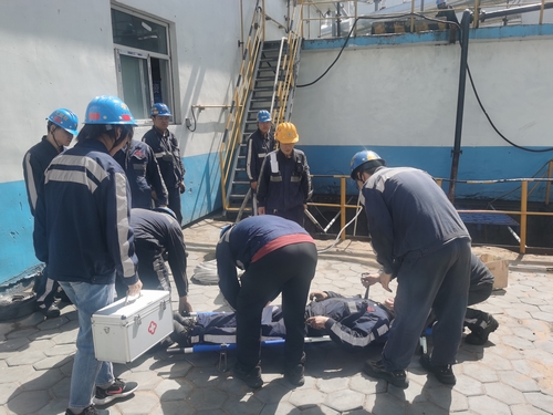 陜煤建設(shè)洗選煤運營公司紅柳林洗煤廠項目部：開展“雨季三防”應(yīng)急救援演練