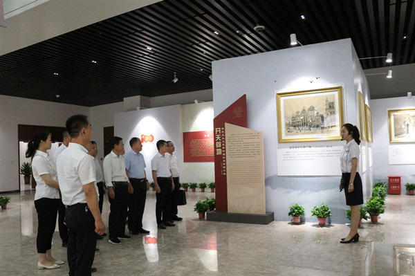 陜煤建設澄合分公司機關(guān)黨支部紅色尋訪過主題黨日