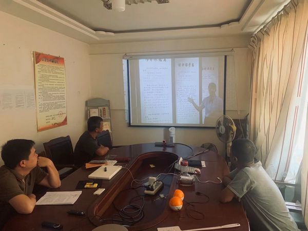 陜煤建設(shè)天工公司土建第二黨支部開展“傳承紅色家風(fēng)、涵養(yǎng)初心使命”主題黨日活動