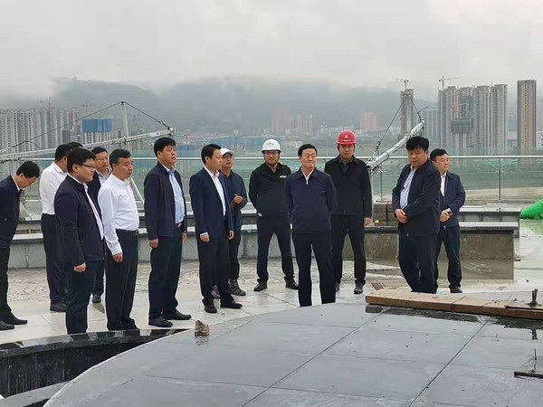 彬州市委書記王宏志、市長陳加寶一行蒞臨銀西高鐵彬州站前廣場項(xiàng)目檢查指導(dǎo)工作