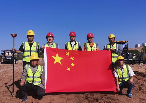 陜煤建設(shè)榆林公司用實際行動為祖國慶生