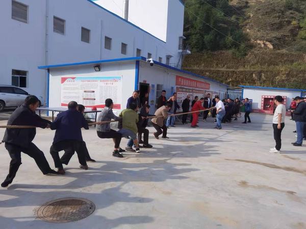 陜煤建設(shè)礦建二公司各項(xiàng)目部組織開(kāi)展慶“十一”文體活動(dòng)