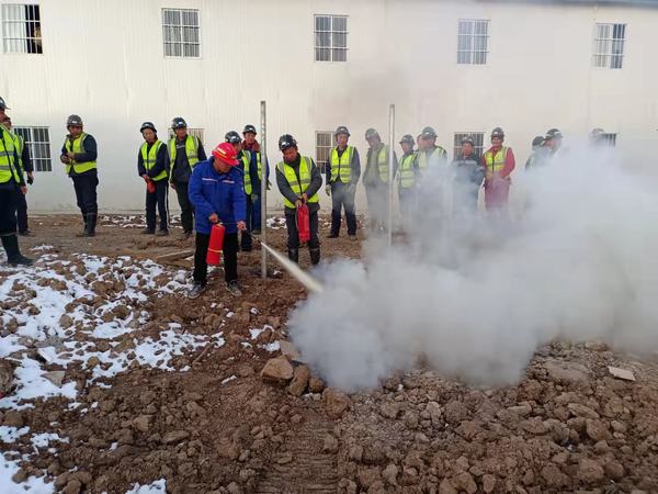 陜煤建設(shè)礦建二公司積極開展“11·9”消防火災(zāi)應(yīng)急演練