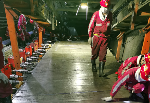 陜煤建設(shè)機(jī)電安裝公司勞動競賽正當(dāng)時