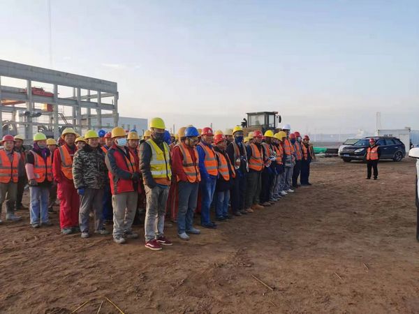 陜煤天工公司土建十七項(xiàng)目部施工的榆林化學(xué)項(xiàng)目整裝重發(fā)