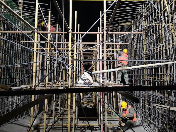 陜煤建設(shè)銅煤公司第六項(xiàng)目部晝夜奮戰(zhàn)，打響進(jìn)度保證攻堅(jiān)戰(zhàn)