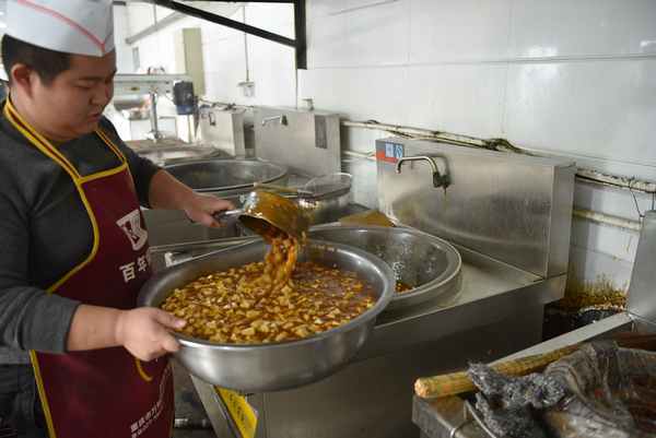 陜煤建設(shè)煤礦運(yùn)營服務(wù)分公司：把“食”事辦好，讓幸福走上舌尖