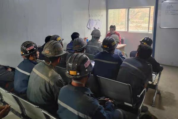 陜煤建設礦建二公司王峰項目部：強化班組建設確保安全生產(chǎn)