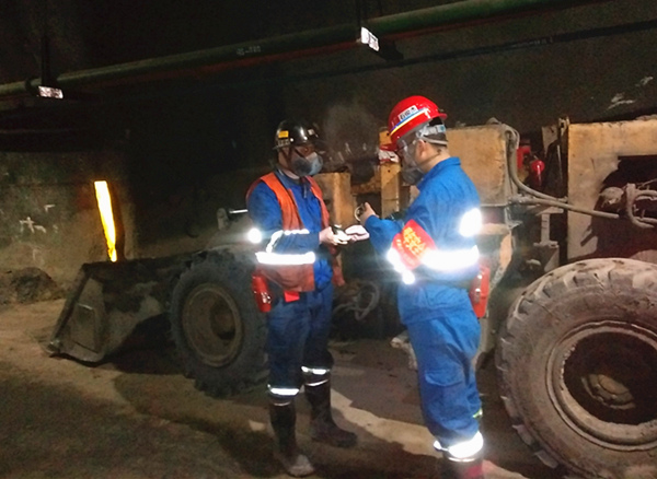 陜煤建設礦建三公司雙龍項目部再學新安法為職工“加餐補鈣”