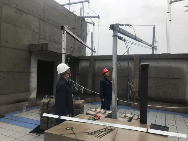 陜煤建設(shè)天工公司機電設(shè)備安全運行確?！鞍偃瞻踩币宦贰熬G碼”