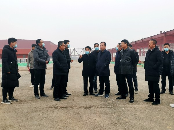 渭南高新區(qū)管委會(huì)書記薛清軍一行蒞臨陜煤建設(shè)渭南分公司承建的南京金龍年產(chǎn)五萬輛純電動(dòng)商用車建設(shè)項(xiàng)目參加項(xiàng)目推進(jìn)會(huì)