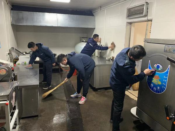 陜煤建設(shè)韓城分公司安裝三項(xiàng)目部：弘揚(yáng)雷鋒精神 爭做新時(shí)代青年