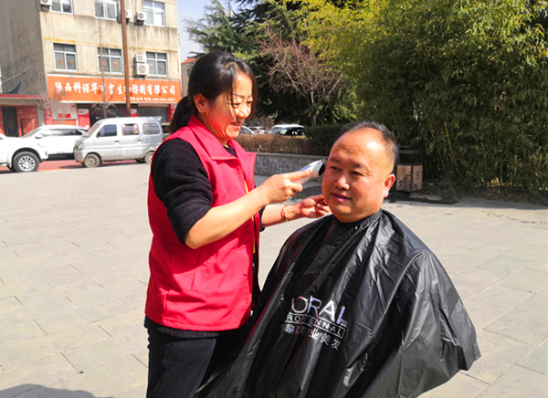 陜煤建設礦建三公司：向春天報到 ！學雷鋒我們來了