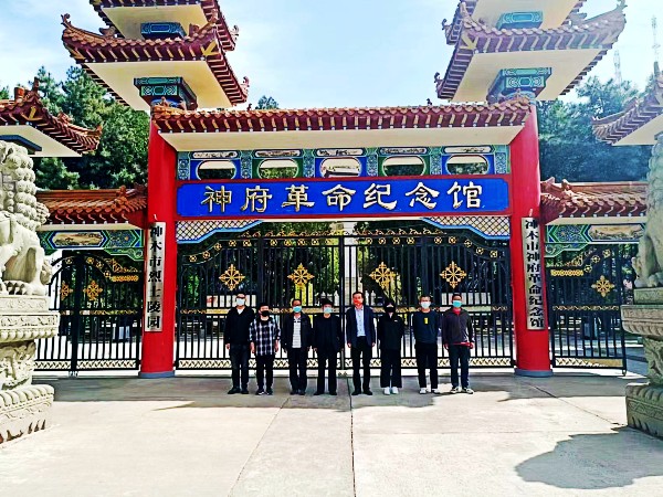 陜煤建設(shè)澄合分公司第十二項目部扎實(shí)開展“走進(jìn)革命老區(qū) 汲取奮進(jìn)力量”五四主題團(tuán)日活動