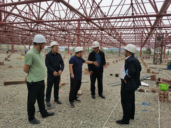 陜煤建設(shè)漢中分公司赴渭南開(kāi)沃新能源汽車(chē)基地項(xiàng)目對(duì)標(biāo)鋼網(wǎng)架頂升技術(shù)