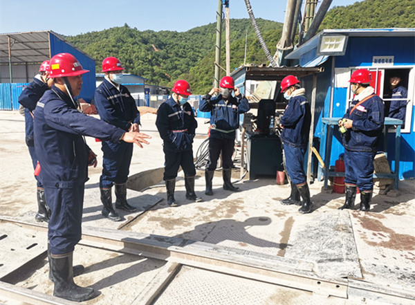 陜煤建設(shè)礦建三公司崔木臨時改絞工程順利通過驗收