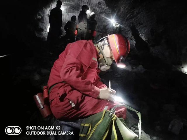 贊勞動(dòng)美，致敬煤礦工作者