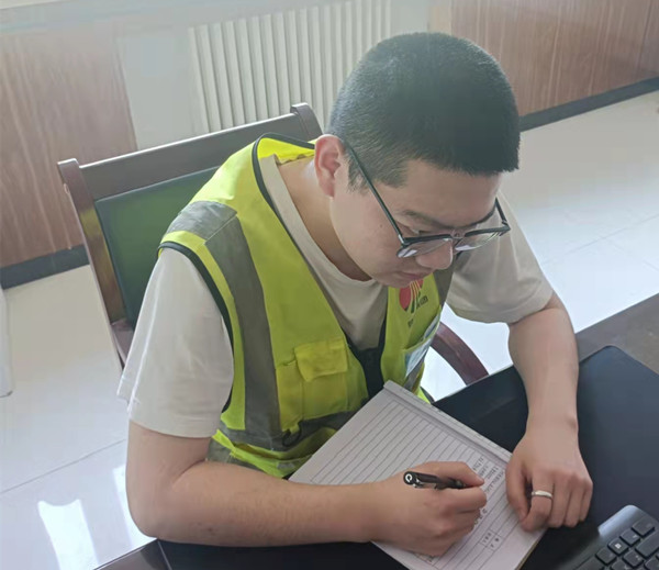 陜煤建設(shè)咸陽(yáng)分公司第二項(xiàng)目部：寫(xiě)祝福，寄思情