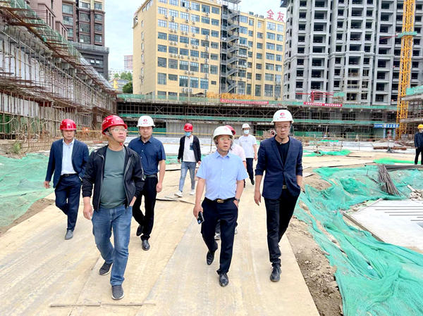 建設(shè)集團(tuán)大秦置業(yè)公司領(lǐng)導(dǎo)班子深入龍灣水境項(xiàng)目開(kāi)展專題調(diào)研