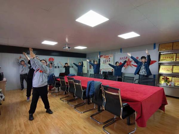 陜煤建設(shè)韓城分公司土建九項目部開展“爭做時代新青年”主題團日活動