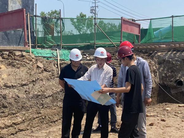 陜煤建設(shè)渭南分公司第五項(xiàng)目部承建的河北龐源文安工程裝備智能制造、再制造項(xiàng)目綜合樓順利通過(guò)基坑驗(yàn)收