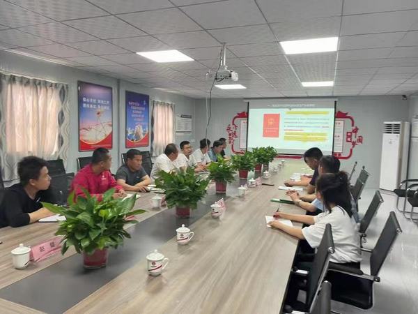 陜煤建設礦建二公司“安全生產(chǎn)月”落實責任“講安全”