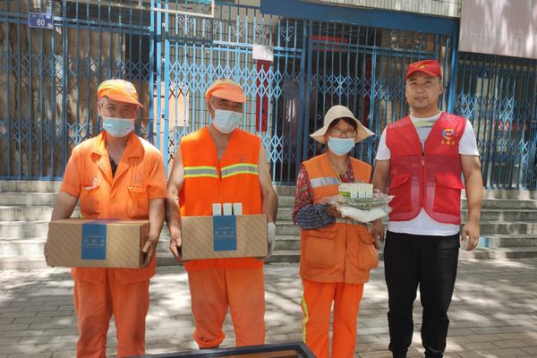 陜煤建設(shè)銅煤公司：開展“送一份關(guān)懷，道一聲辛苦”環(huán)衛(wèi)工慰問活動