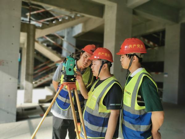 陜煤建設(shè)韓城分公司土建二項(xiàng)目部：“黨員結(jié)對幫帶”讓青工掌握“看家本領(lǐng)”