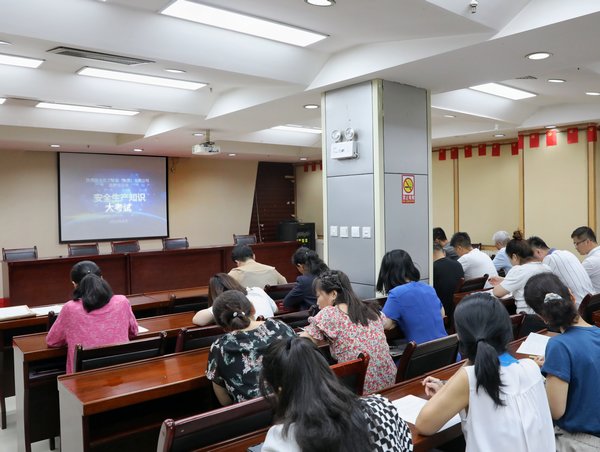 陜煤建設(shè)路橋分公司持之以恒抓好安全生產(chǎn)工作