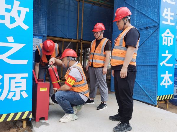 建設(shè)集團(tuán)直屬第七項(xiàng)目部開(kāi)展“人人都是安全員”崗位體驗(yàn)活動(dòng)