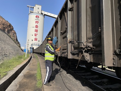 陜煤建設洗選煤運營公司檸條塔運營項目部：戰(zhàn)高溫 斗酷暑 保運輸