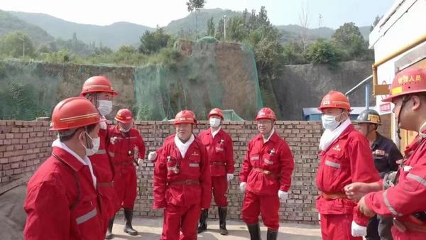 韓城礦業(yè)有限公司領導前往陜煤建設礦建二公司王峰項目部檢查指導工作