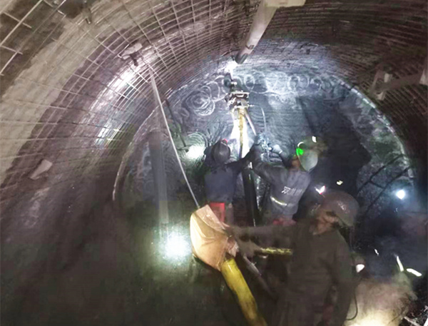 陜煤建設(shè)礦建三公司雙龍項目部109回風(fēng)順槽精準貫通