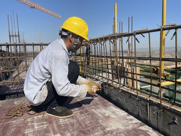 陜煤建設(shè)韓城分公司：不服“暑”！他們和太陽肩并肩