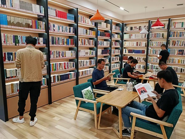 陜煤建設(shè)澄合分公司第十二項(xiàng)目部舉辦“書香潤心靈 閱讀促成長”讀書分享活動(dòng)