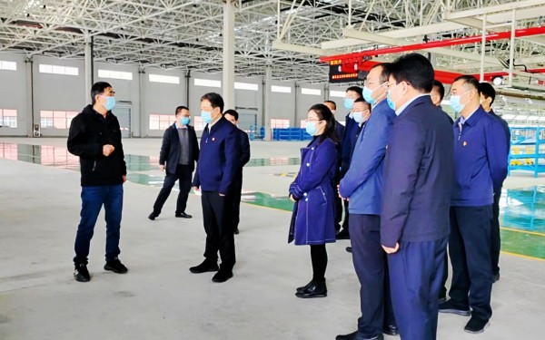 渭南市委書記樊維斌一行深入南京金龍純電動商用車建設(shè)項目進行視察