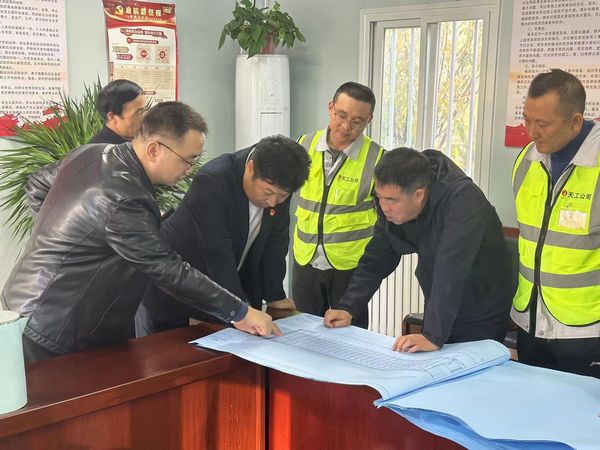 黃陵建莊礦業(yè)有限公司總經(jīng)理蘇小衛(wèi)蒞臨陜煤建設(shè)天工公司建莊項目部檢查指導工作