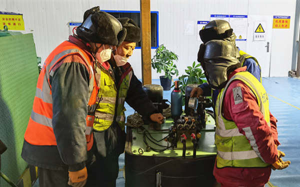 陜煤建設(shè)礦建三公司：緊急搶修！機電“土專家”上線！