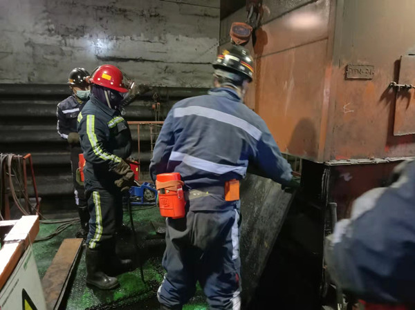 陜煤建設(shè)機(jī)電安裝公司：喜度良宵辭舊歲，元旦工程檢修忙